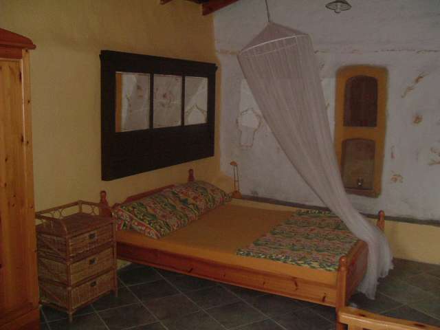 Lehmhaus grosses Zimmer